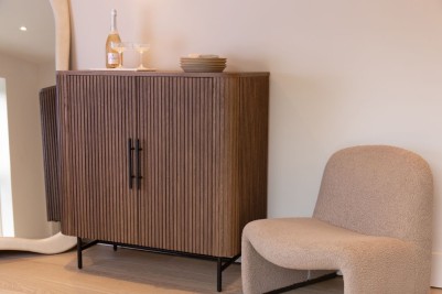 ashfield-ribbed-bar-unit-lifestyle